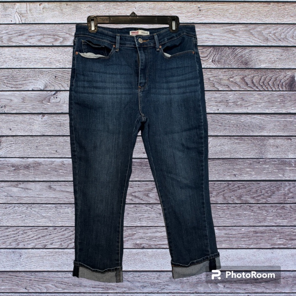 Levi mid-rise capri